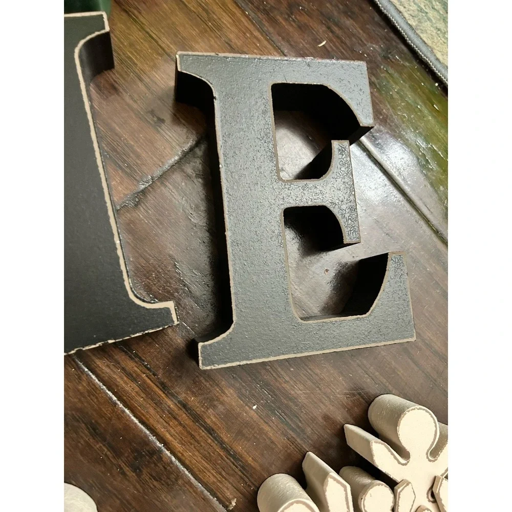 Lakeside Collection 12-piece wooden interchangeable tabletop sign set